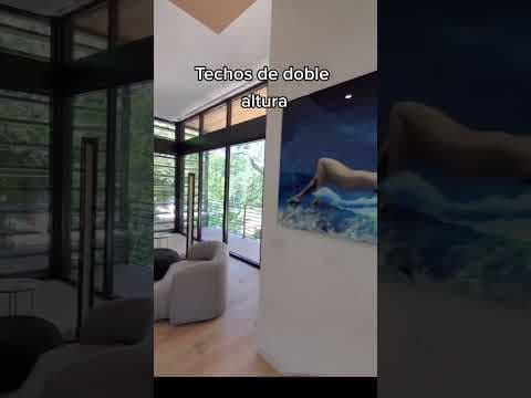 ¡Te invitamos a explorar la segunda planta de esta mansión tropical moderna en Coconut Grove, Miami!